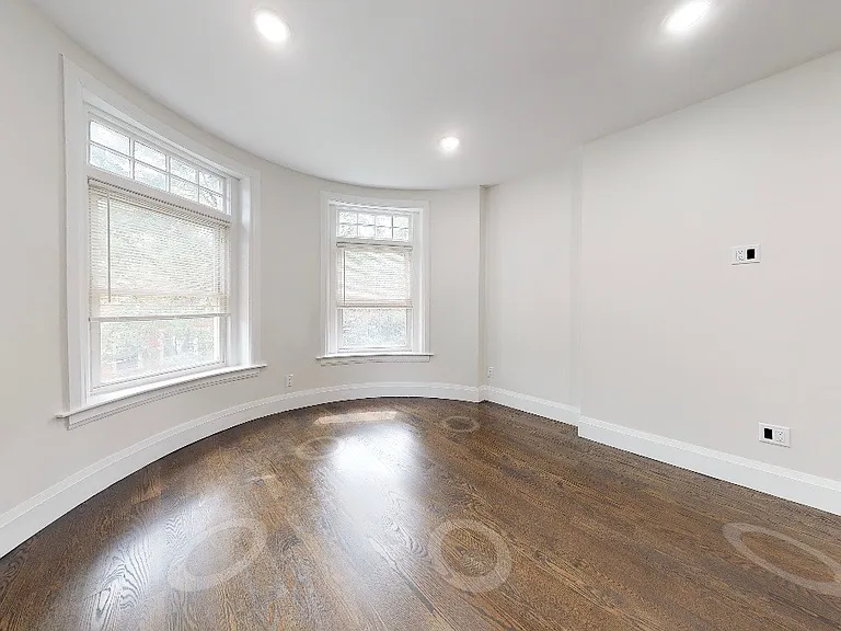 7 Strathmore Rd #2 — Photo 3