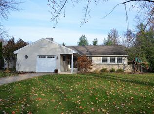 2937 Lake Dr SE, East Grand Rapids, MI 49506