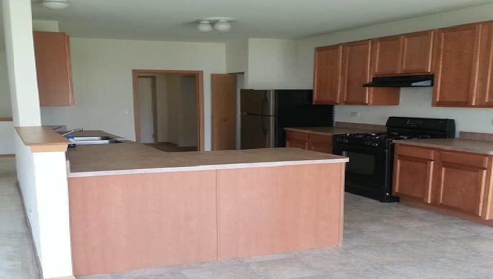 2nd image of 678 Bay Shore Dr