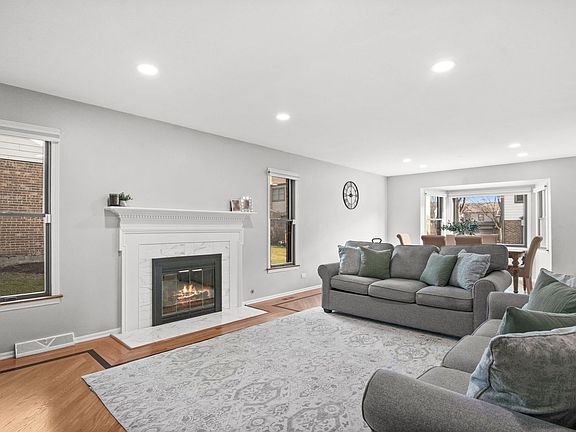 5th image of 7S367 Augusta Ln