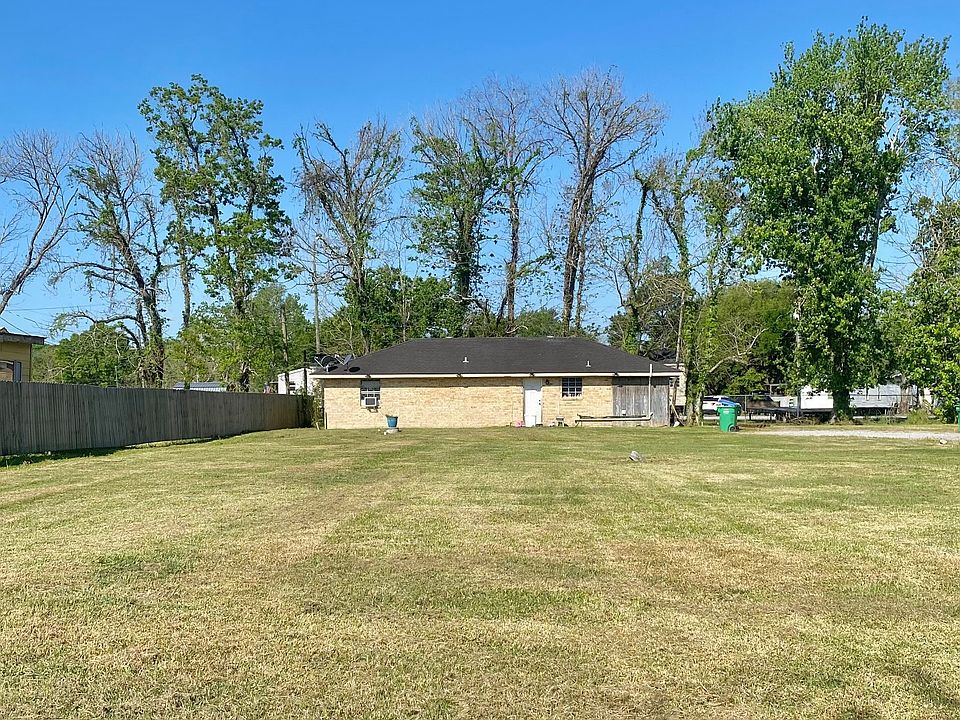 2nd image of 105 Honey Ln
