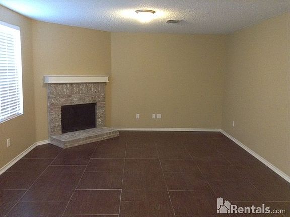 3rd image of 1621 Sierra Meadow Ln