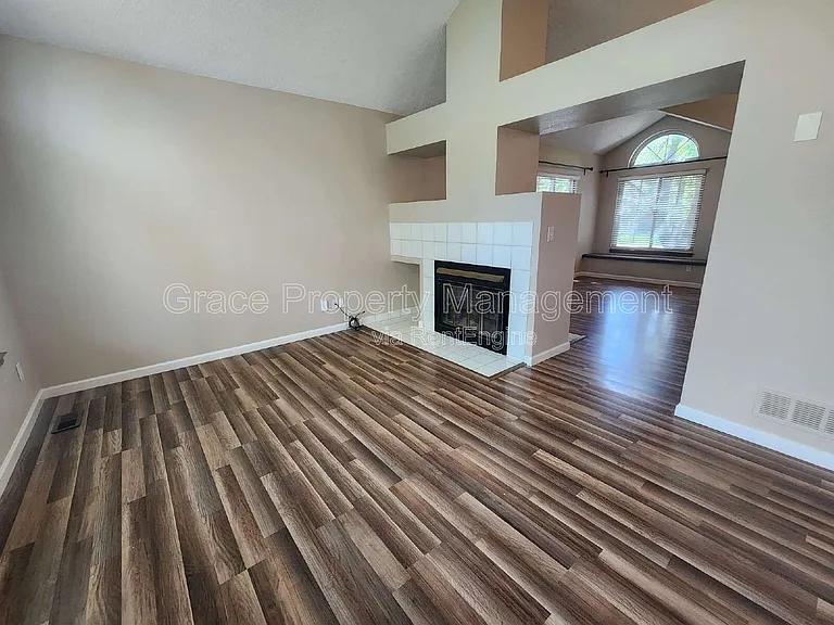 11725 Chase Ct — Photo 4