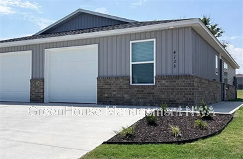 2 bed, 2.0 bath, 869 sqft, $1,440 — Photo 1