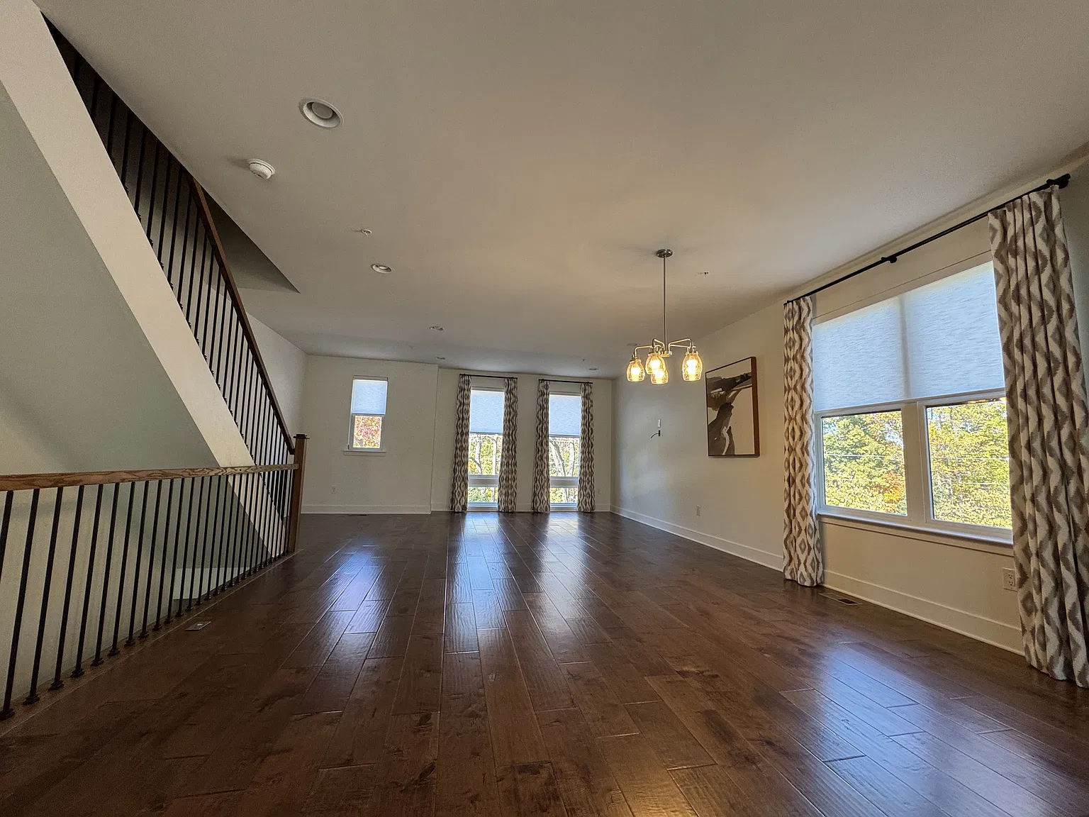 3 bed, 2232 sqft, $3,450 — Photo 4