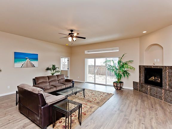 3rd image of 916 Echo Canyon St