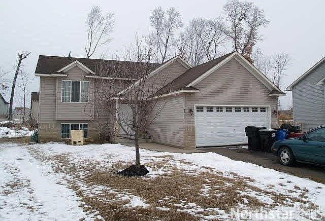1st image of 709 Isanti Parkway