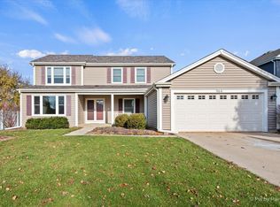 964 Woodbridge Dr, Cary, IL 60013