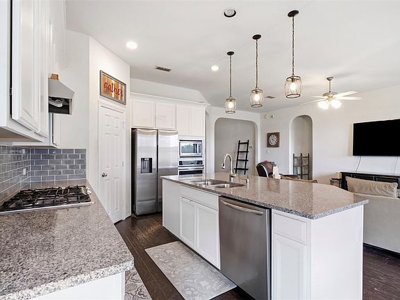 3rd image of 3118 Frost Corner Pl