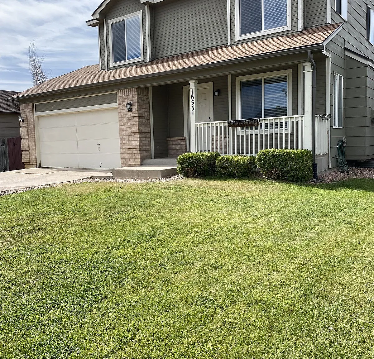 4 bed, 3.5 bath, 2026 sqft, $2,435 — Photo 2