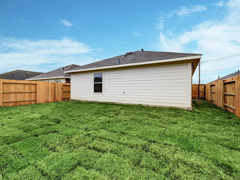 8907 Estes Lake Dr — Photo 16