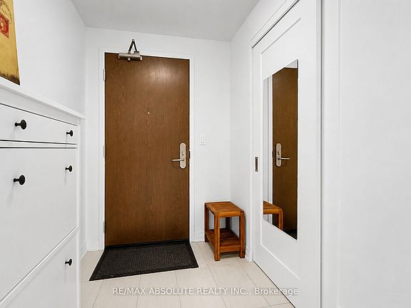4th image of 805 Carling Ave #902