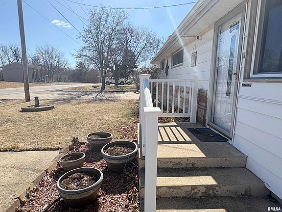 3rd image of 500 Ten Mile Creek Rd