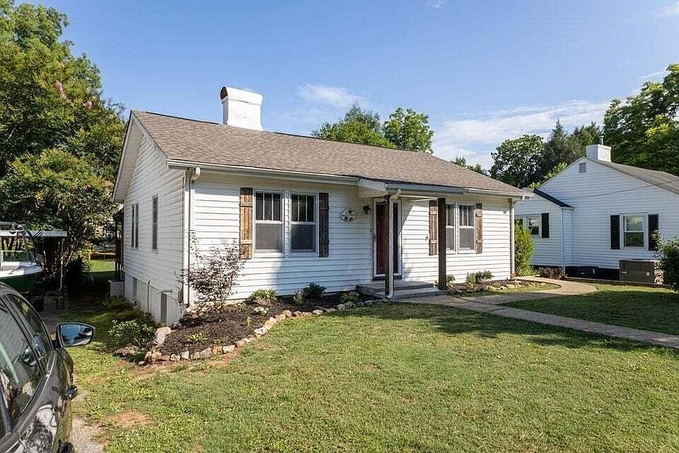 1st image of 321 Lynn Ave