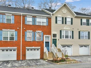 1182 Chedworth Cir, Mahwah, NJ 07430
