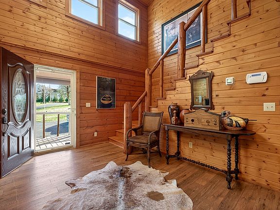 3rd image of 142 Rayahs Way