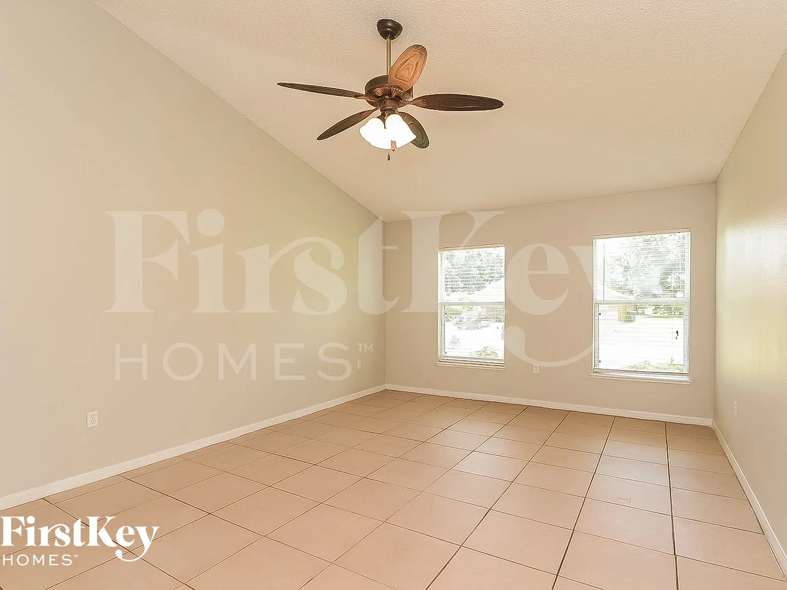 4 bed, 2.0 bath, 2148 sqft, $2,135 — Photo 3