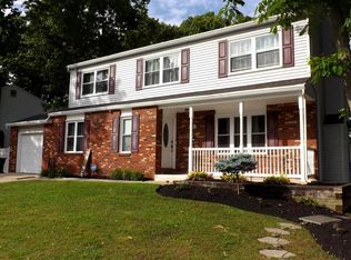 38 Woodshire Dr, Sicklerville, NJ 08081