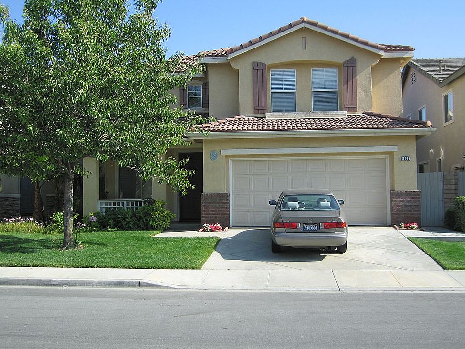 2nd image of 4808 Promenade St