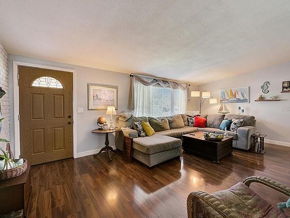 3rd image of 277 Gatewood Dr
