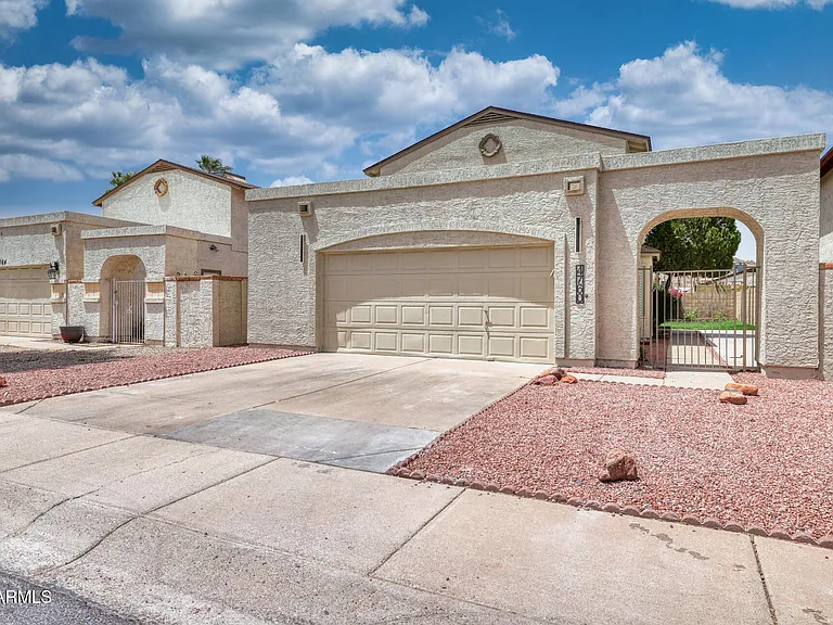 4760 W Wahalla Ln — Photo 42