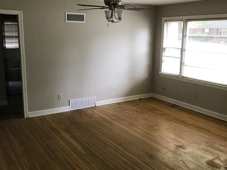 4973 Hummingbird Ln — Photo 2