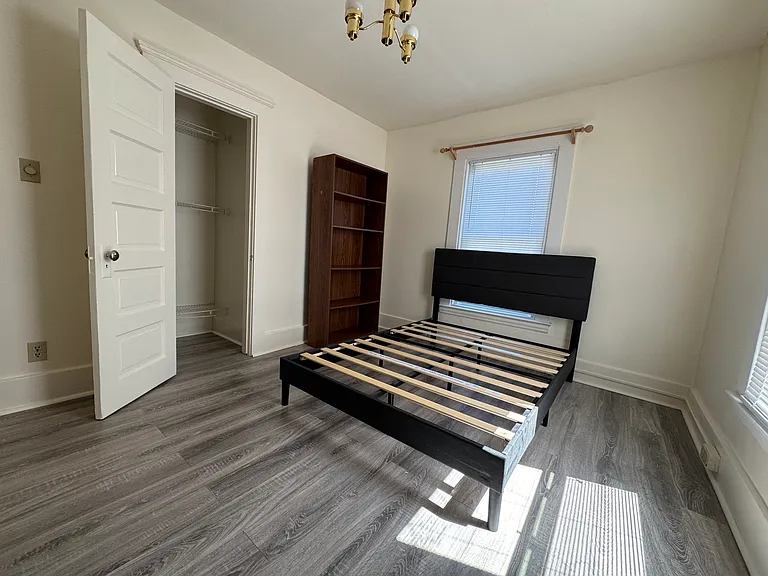 130 Roosevelt Ave #5 — Photo 23