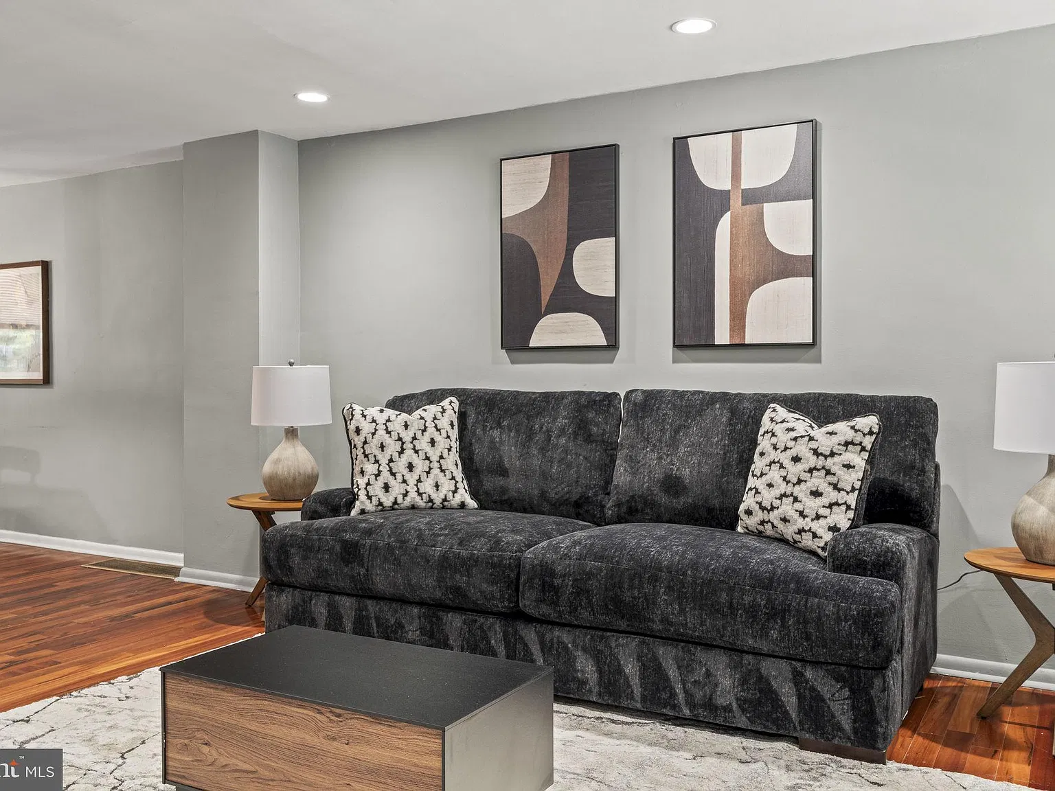 4 bed, 2.0 bath, 1700 sqft, $3,200 — Photo 4