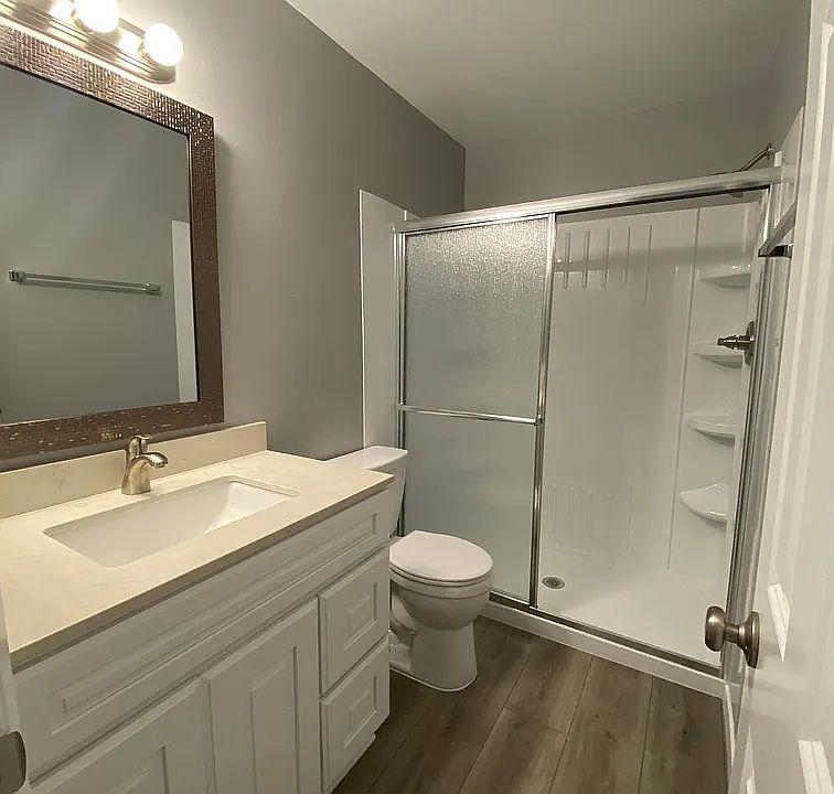 Bathroom downstairs