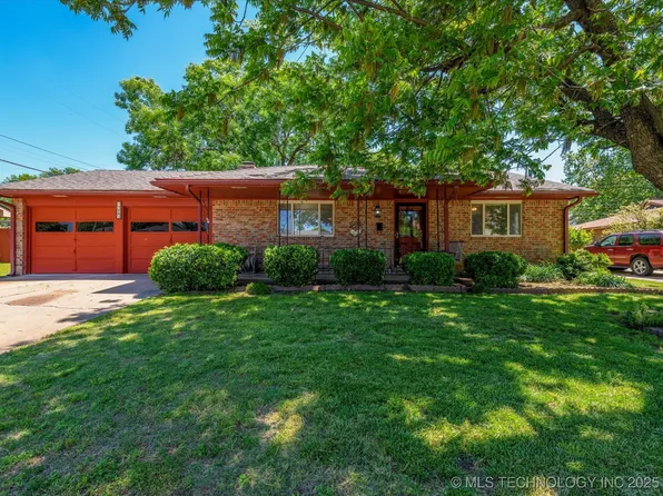 708 Crown Dr, Bartlesville, OK 74006