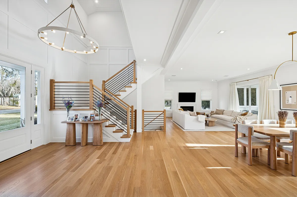 Building Photo - 12 Deweil Dr