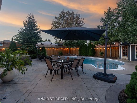 3rd image of 7 Compton Ct