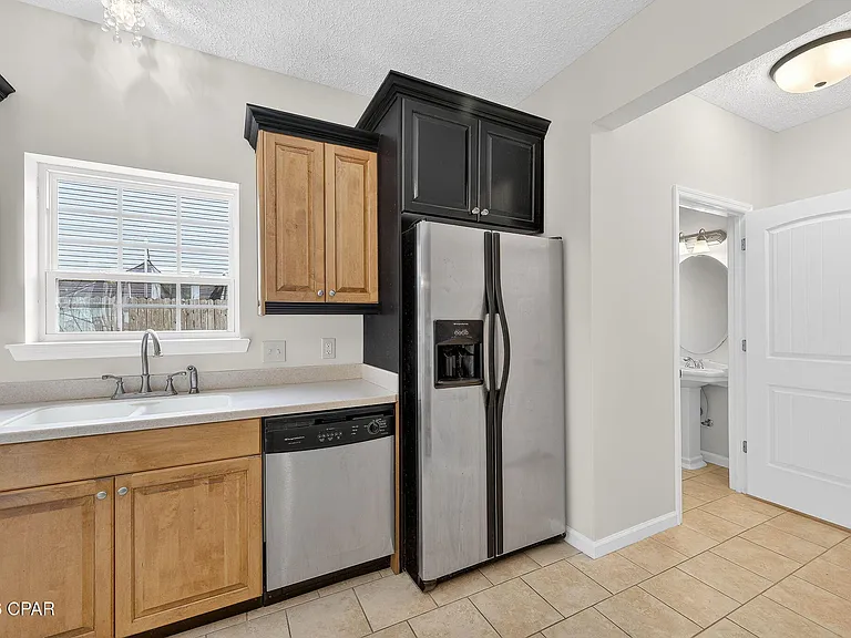 2605 Avondale Ct — Photo 10