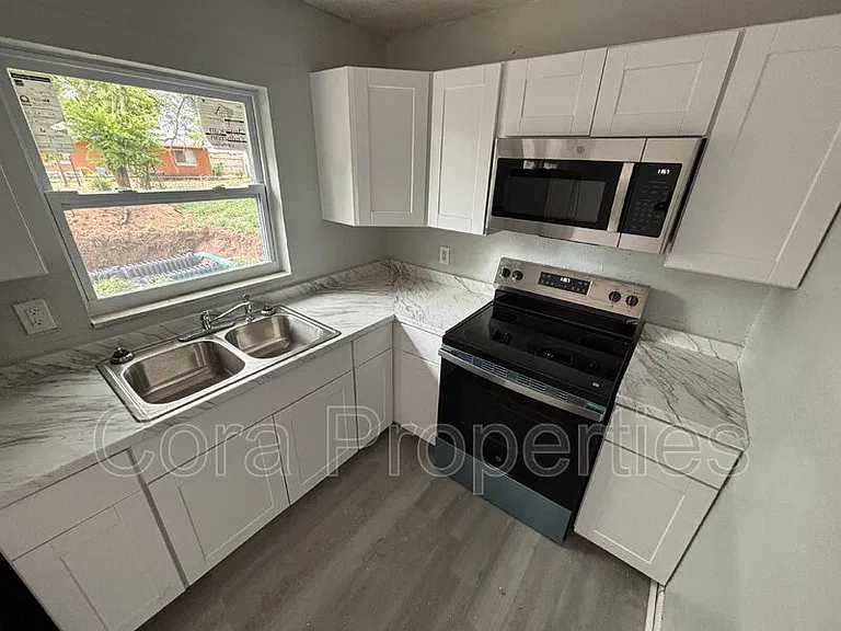 2436 Lilly St — Photo 24