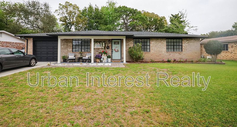 1st image of 619 Mountain Dr