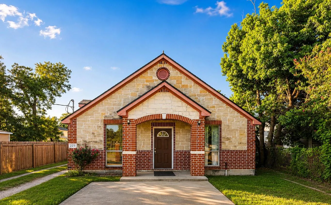 3 bed, 1.0 bath, 900 sqft, $1,500 — Photo 1
