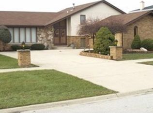 16754 Paxton Ave, South Holland, IL 60473