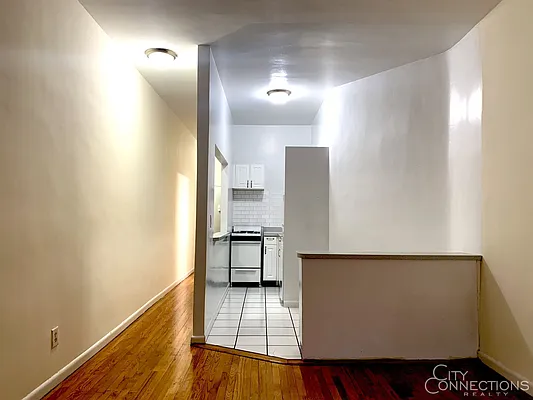 Rented by City Connections Realty | media 20