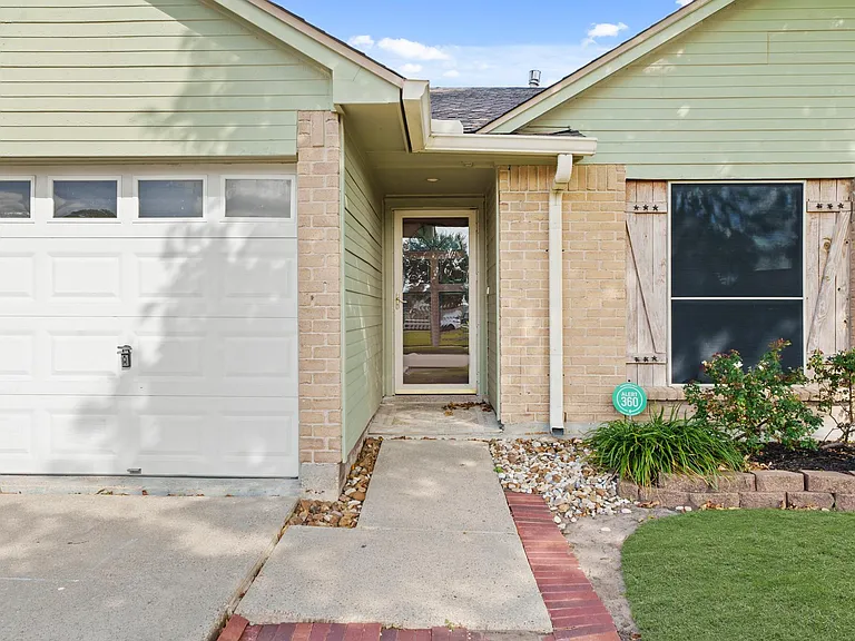 3877 Pecan Cir — Photo 3