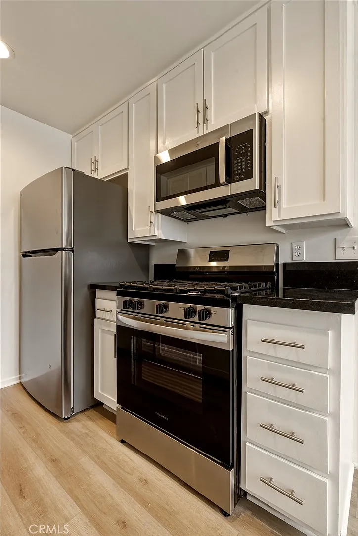 1 bed, 850 sqft, $1,795 — Photo 1