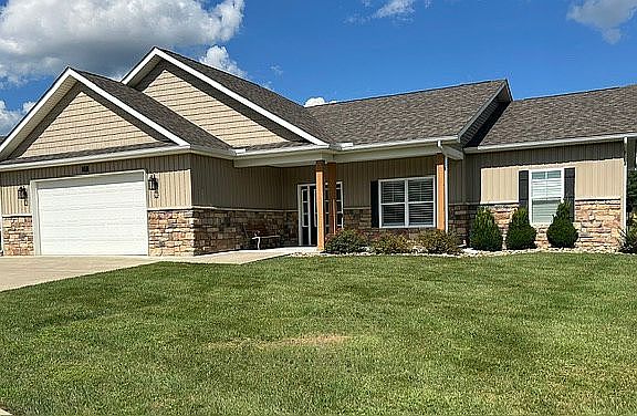 2nd image of 32 Loraine Way
