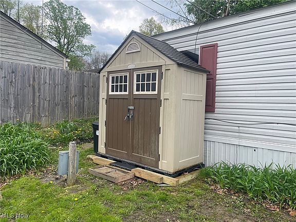 2nd image of 3560 Orchard Dr #D-17