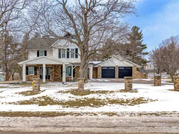 1919 Q Ave, Marengo, IA 52301