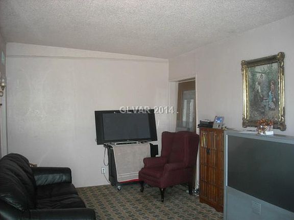 4th image of 317 N Minnesota St