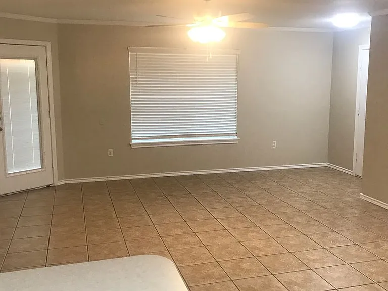310 N Brentwood Ave — Photo 3