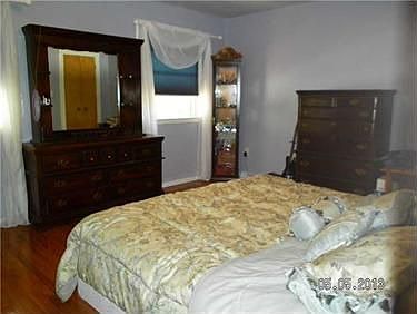 4th image of 416 Derry St
