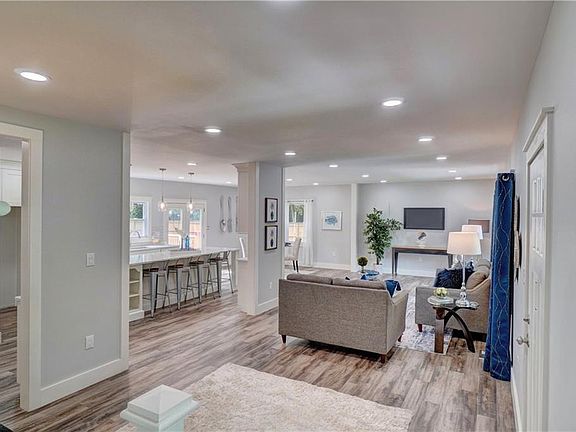 5th image of 7517 Major Ave