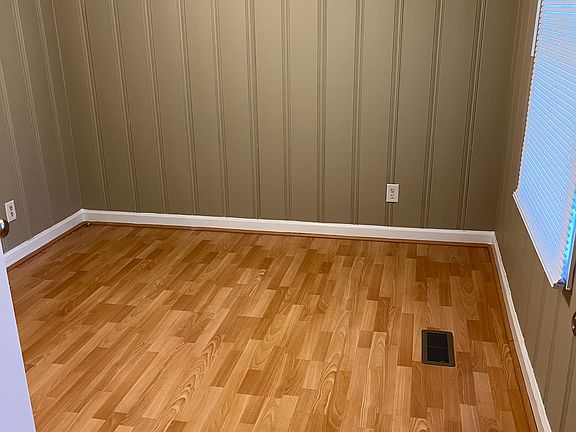 3rd image of 200 N Lee St