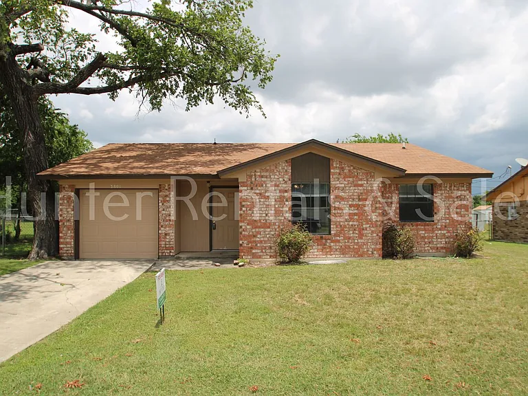 3801 Madison Dr — Photo 1