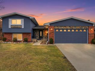 6622 Carriage Hills Dr, Canton, MI 48187